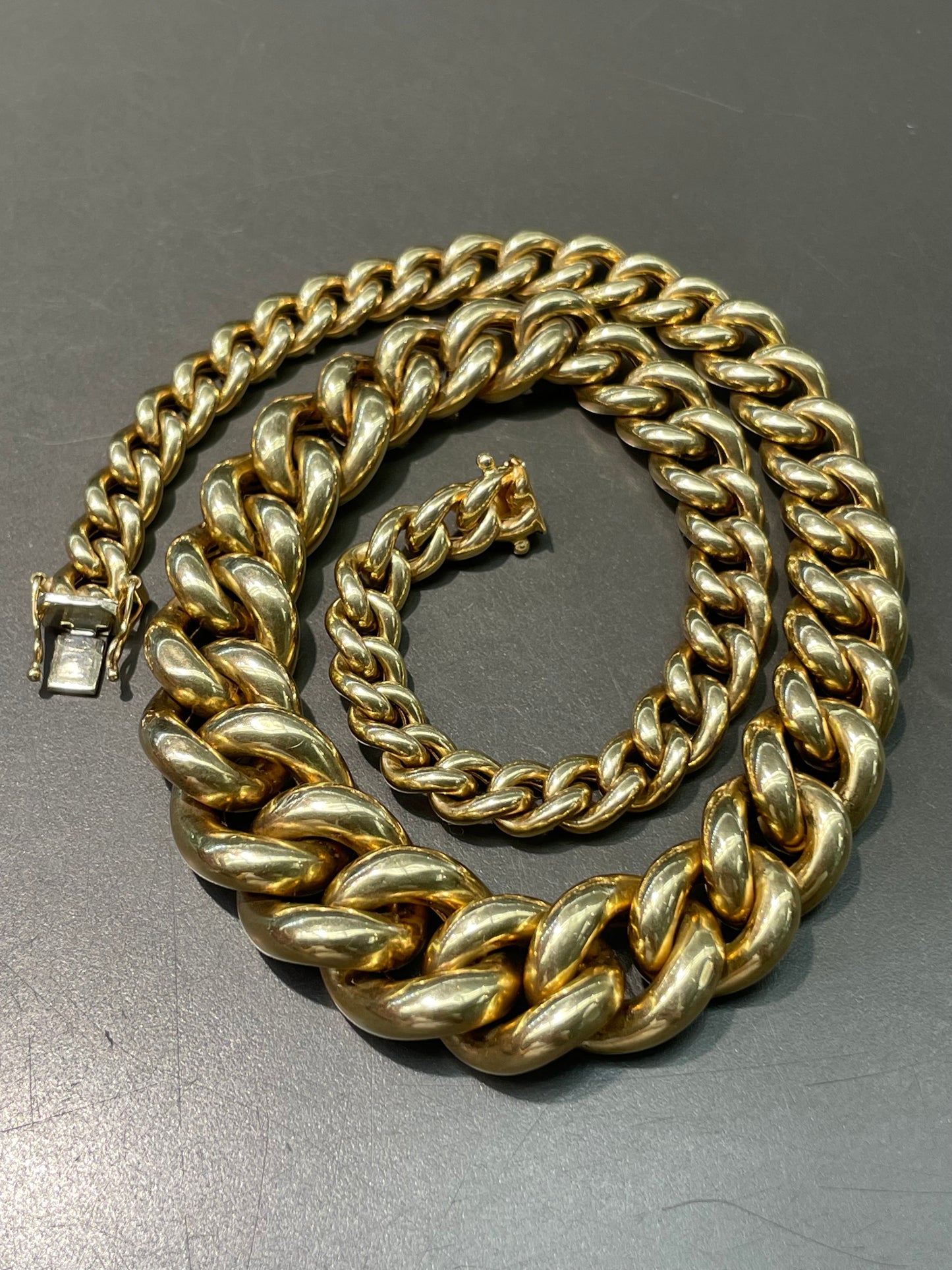 Vintage 14K Yellow Gold Graduated Curblink Chain Necklace