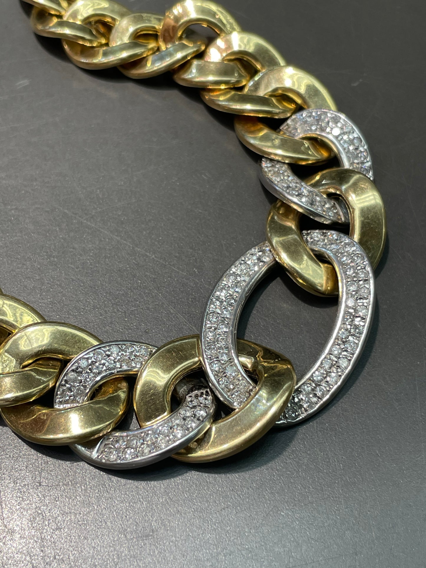 Vintage 14K Yellow Gold 3.6 CTW Diamond Pave Graduated Curb Link Chain Necklace 17.5 inch
