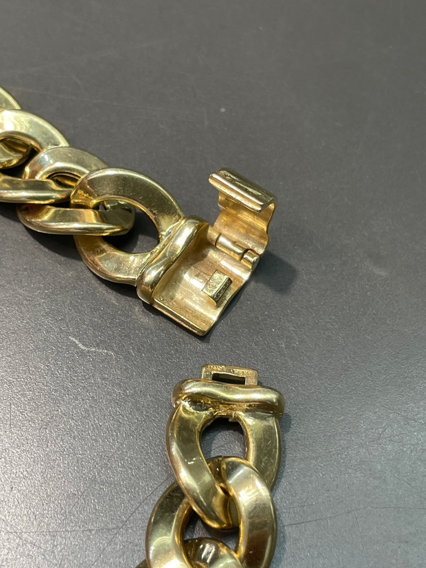 Vintage 14K Yellow Gold 3.6 CTW Diamond Pave Graduated Curb Link Chain Necklace 17.5 inch