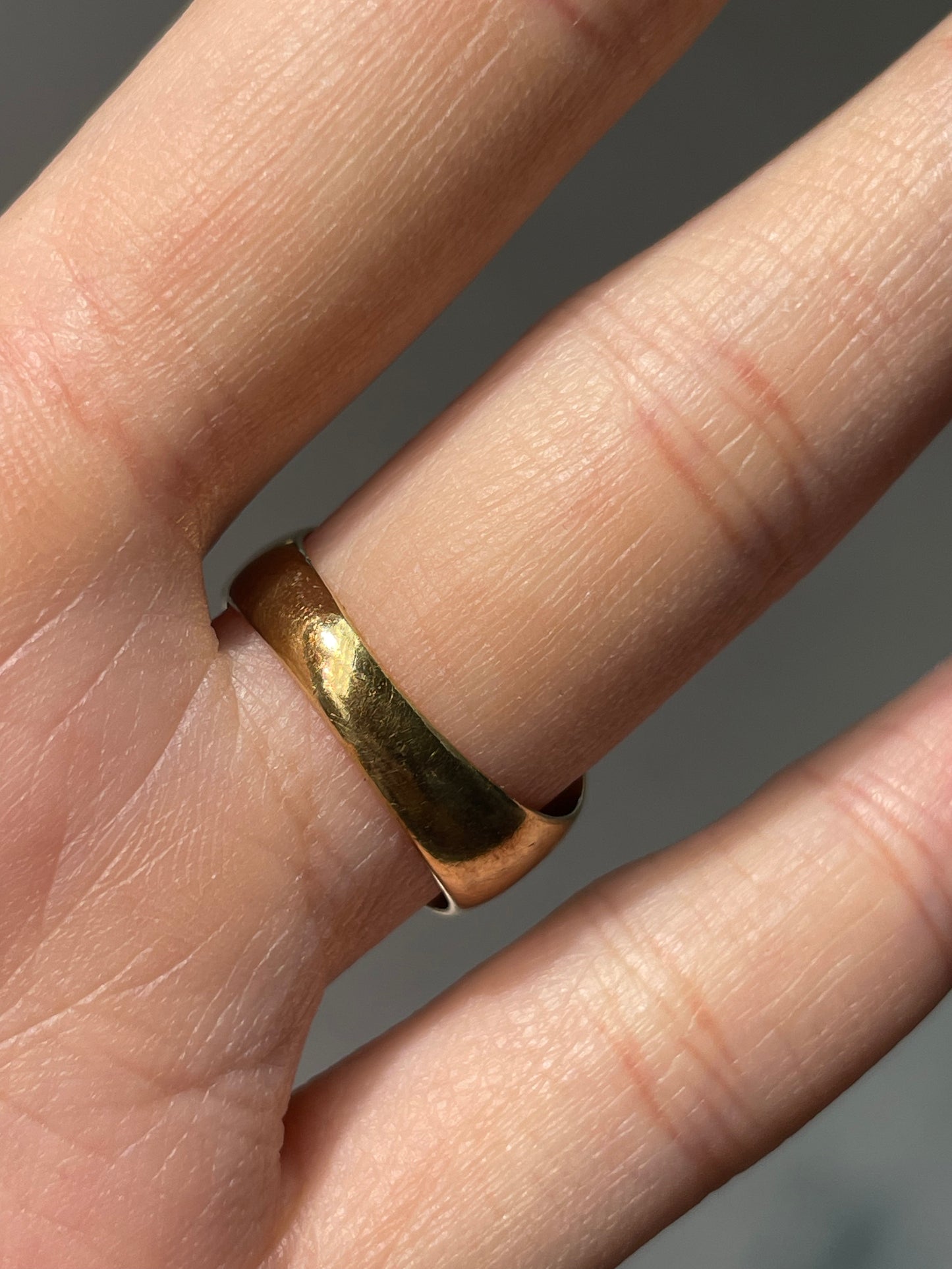 Vintage 14K Yellow Gold Shield Wing Intaglio Signet Ring