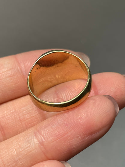 Vintage 14K Yellow Gold Shield Wing Intaglio Signet Ring