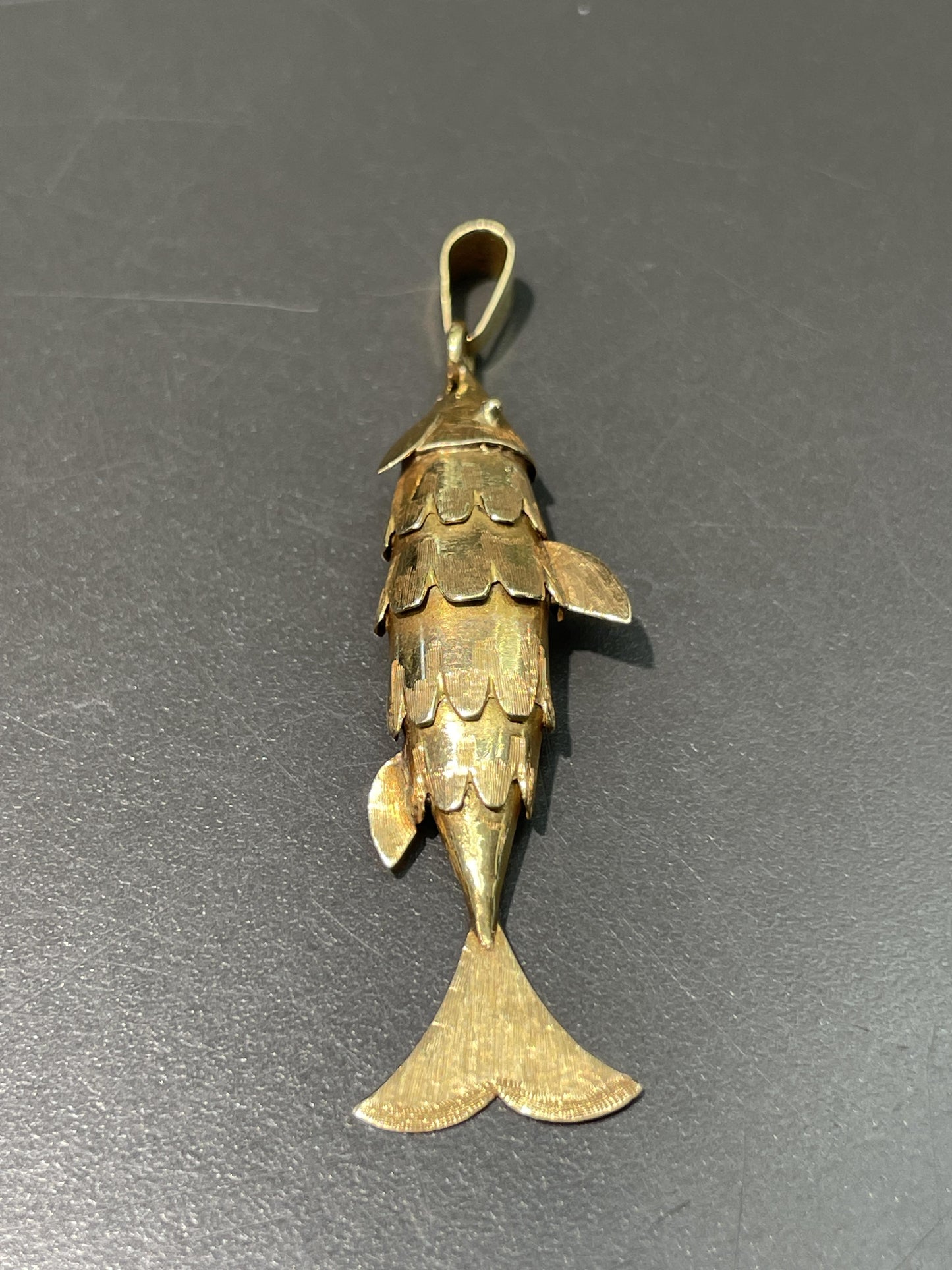 Vintage 14K Gold Medium Articulated Fish Cham