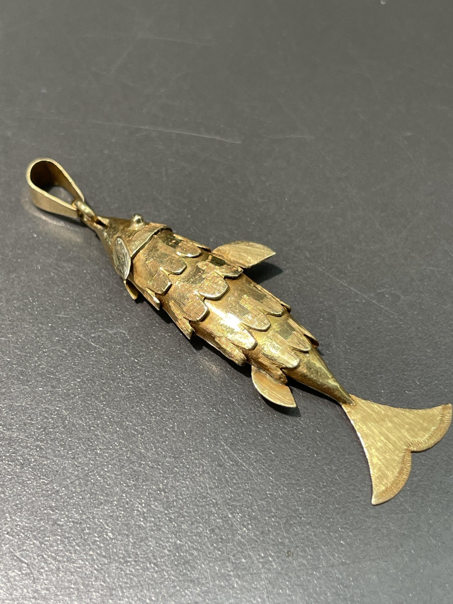 Vintage 14K Gold Medium Articulated Fish Cham
