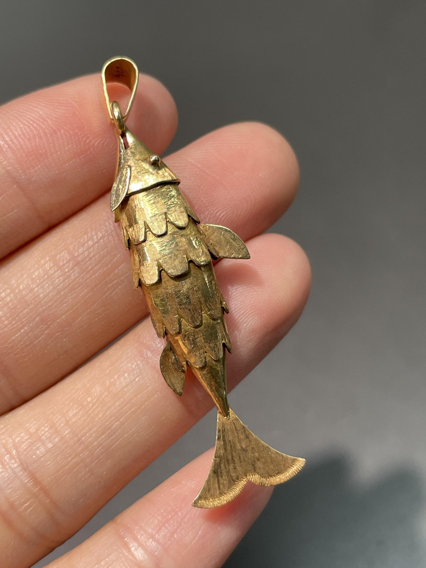 Vintage 14K Gold Medium Articulated Fish Cham