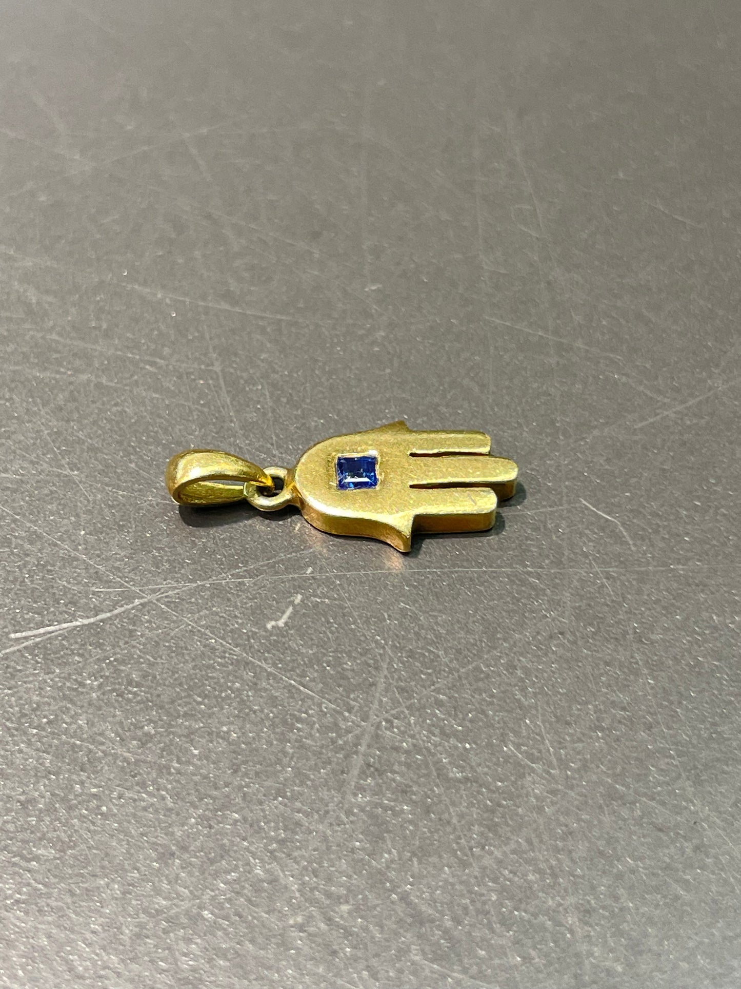Vintage 18K Yellow Gold Sapphire Hamsa Hand Charm Pendant