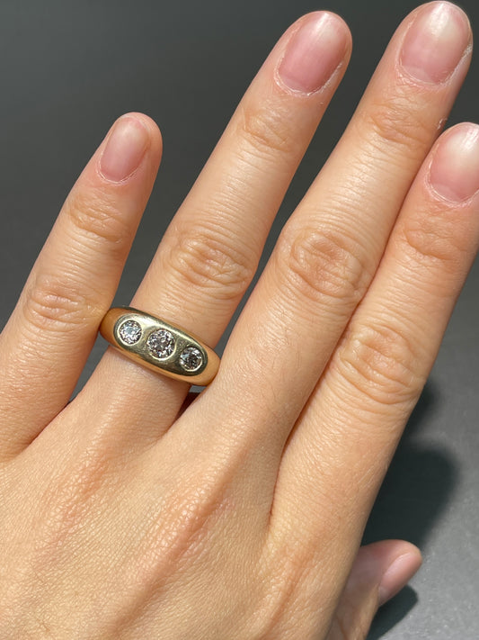 Vintage 14K Gold 0.80 CTW Three Stone Diamond Gypsy Ring