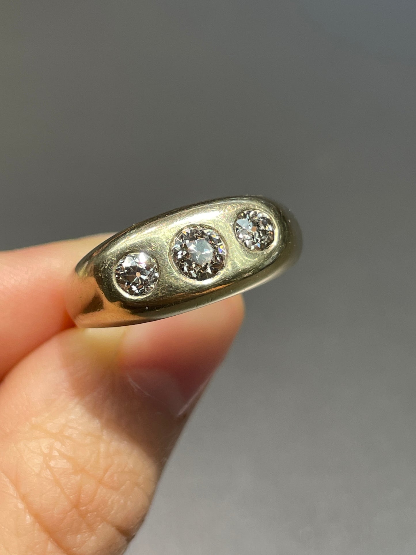 Vintage 14K Gold 0.80 CTW Three Stone Diamond Gypsy Ring