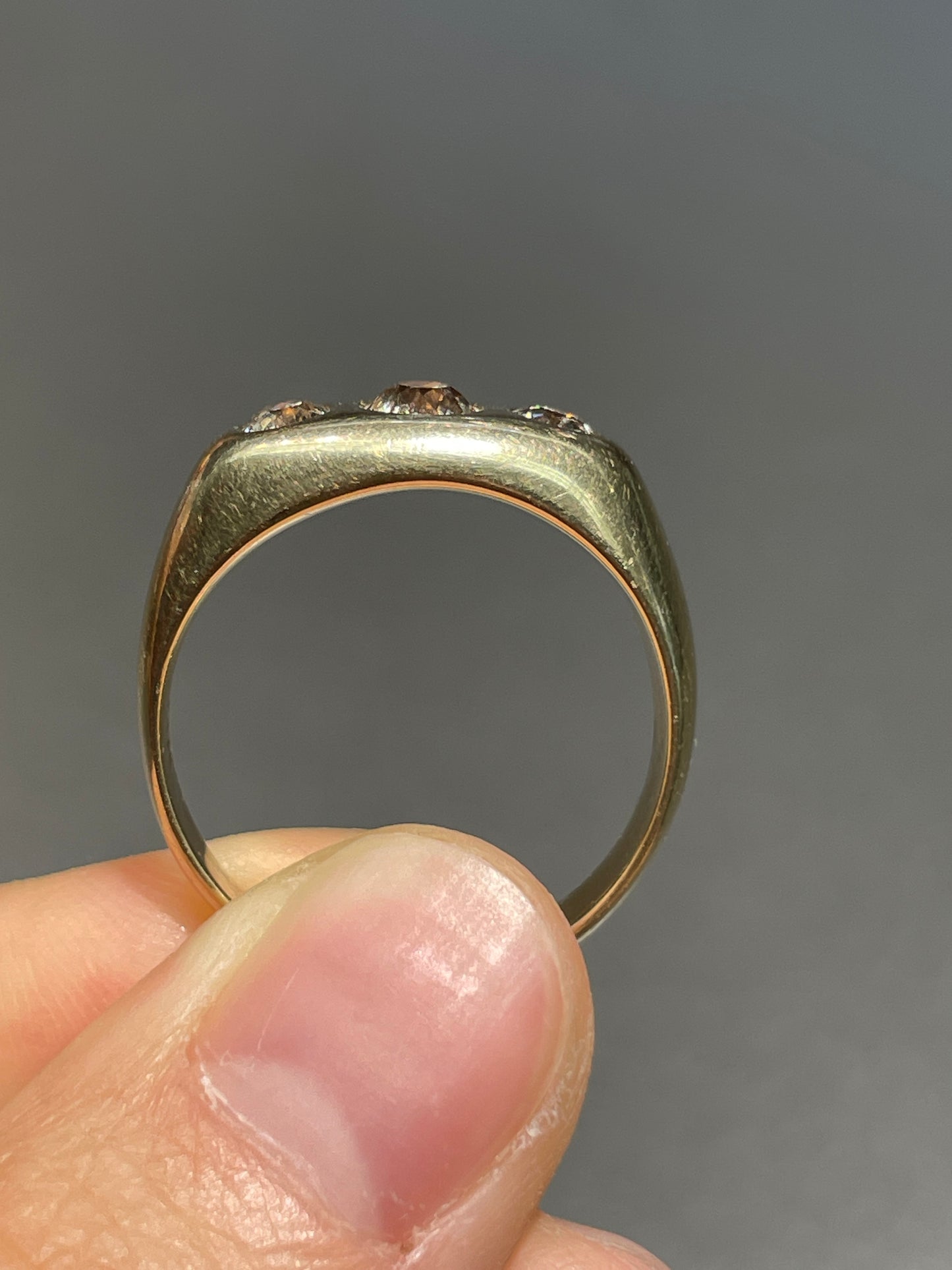Vintage 14K Gold 0.80 CTW Three Stone Diamond Gypsy Ring