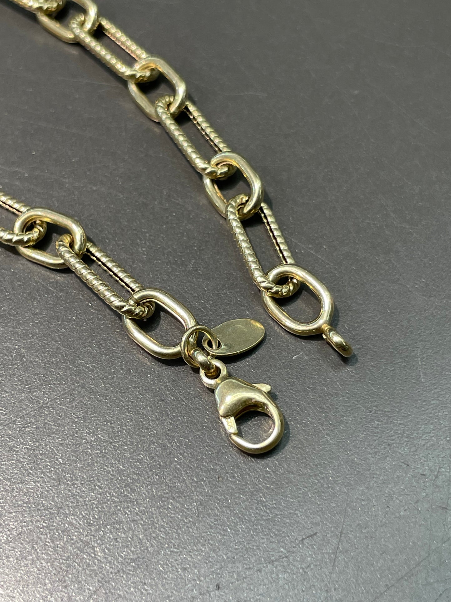 14K Yellow Gold Hollow 6.0 mm Ribbed Trombone Link Chain Necklace 18.0 inch