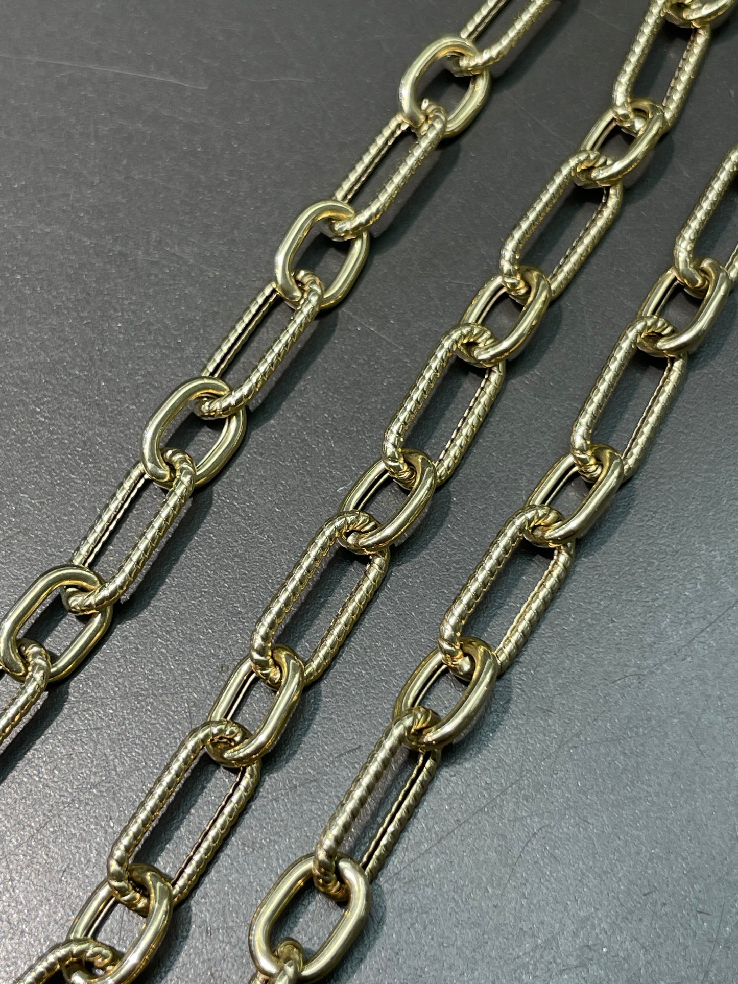 14K Yellow Gold Hollow 6.0 mm Ribbed Trombone Link Chain Necklace 18.0 inch