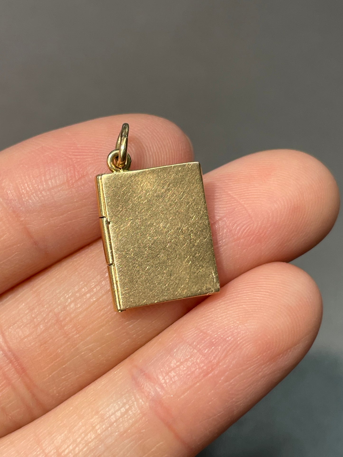 Vintage 18K Yellow Gold Articulated Notebook Charm Pendant