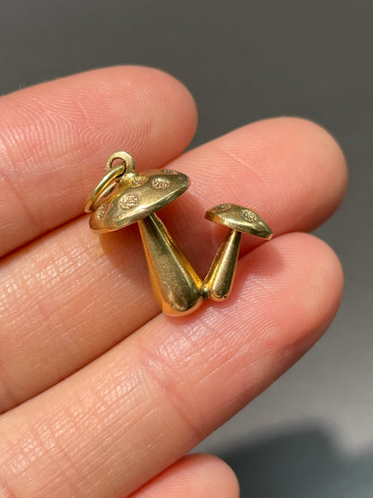 Vintage 18K Gold Mushroom Charm