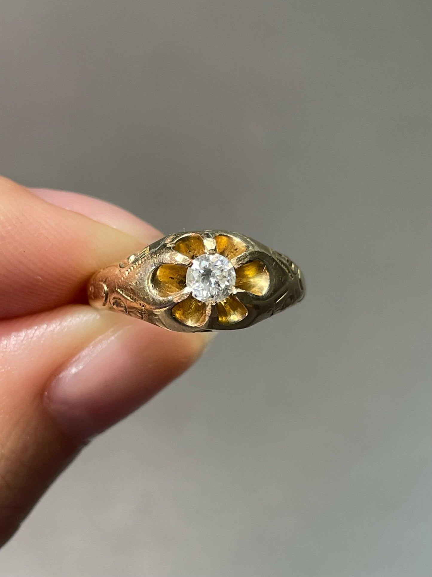 Antique 14K Yellow Gold 0.15 CTW Diamond Motif Belcher Ring SZ 4