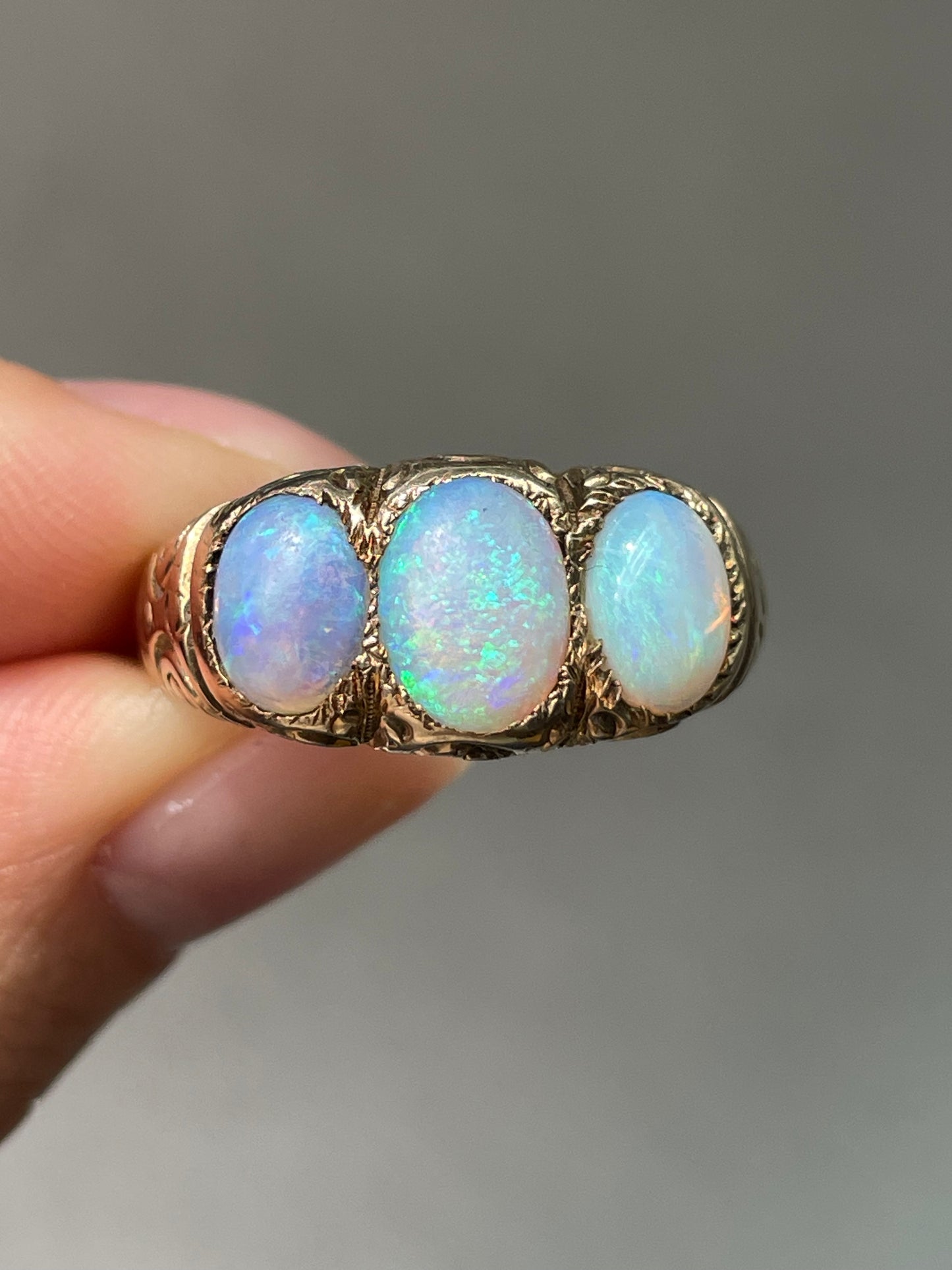 Antique Victorian 10K Yellow Gold Three Stone Opal Ring SZ 7