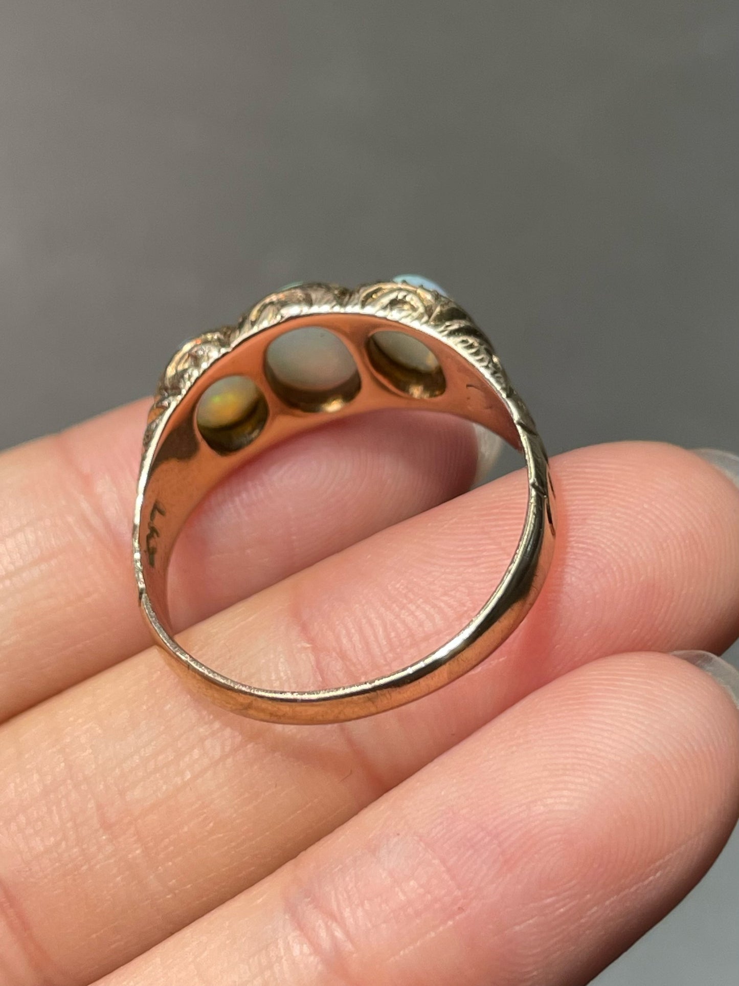 Antique Victorian 10K Yellow Gold Three Stone Opal Ring SZ 7