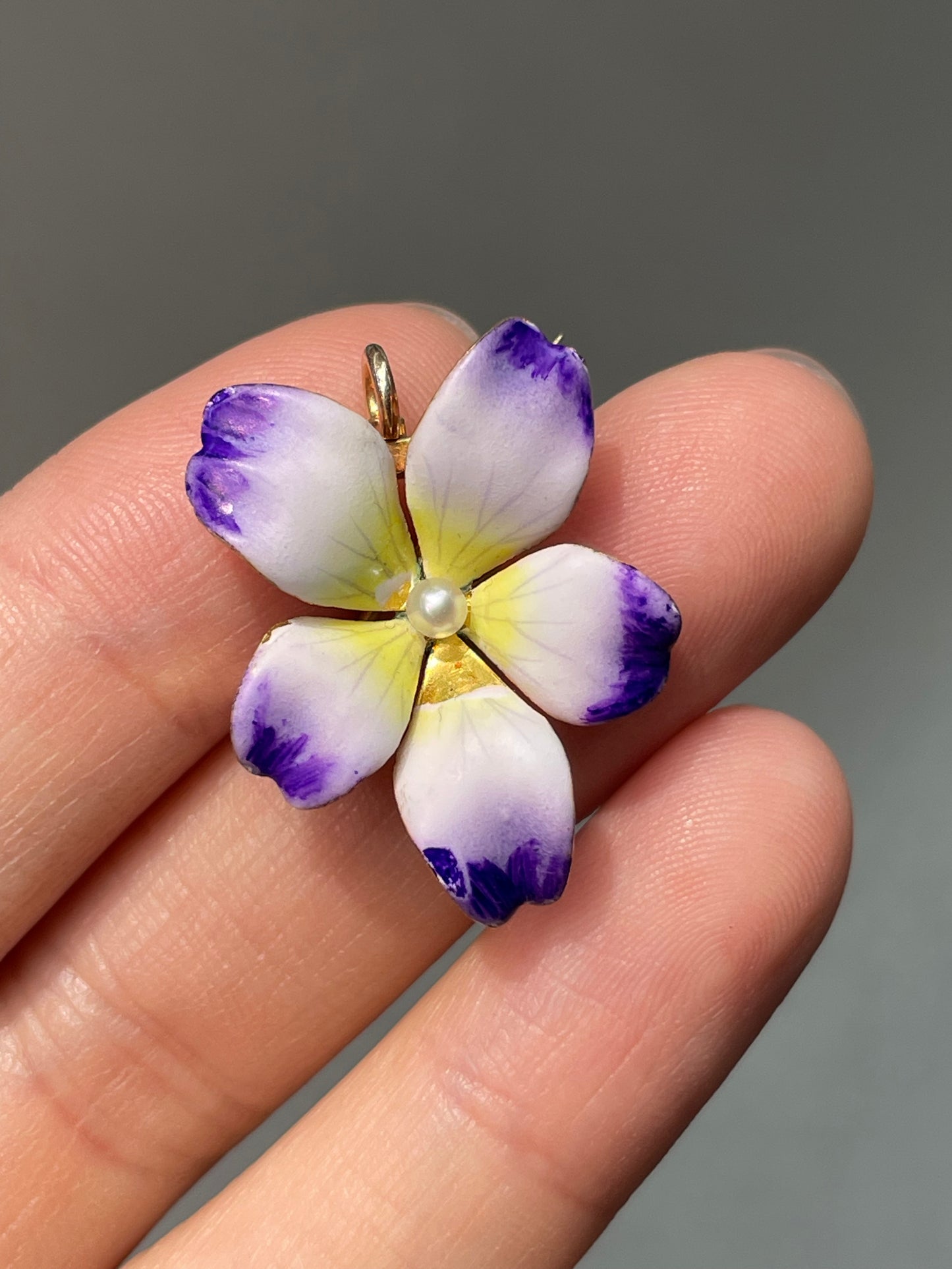 Antique 14K Yellow Gold White Purple Enamel Flower Pendant Brooch