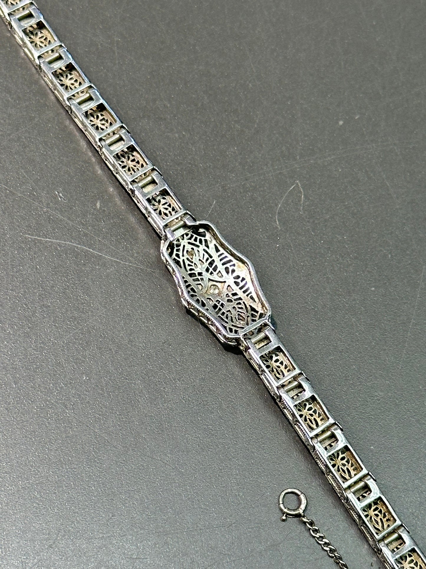 Bracelet en filigrane de diamants en or Art déco 14 carats