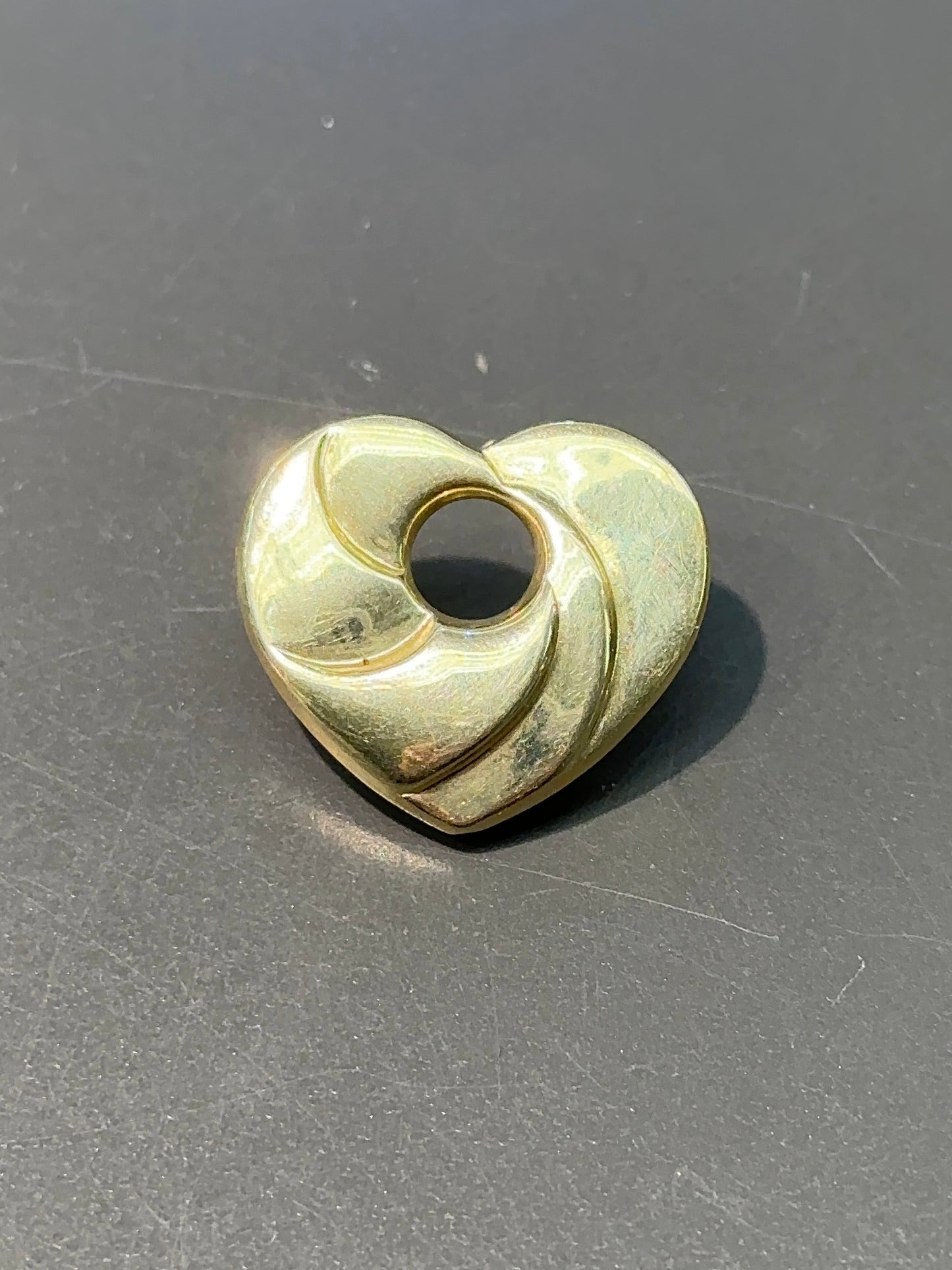 Vintage 14K Gold Swirly Donut Puffy Heart