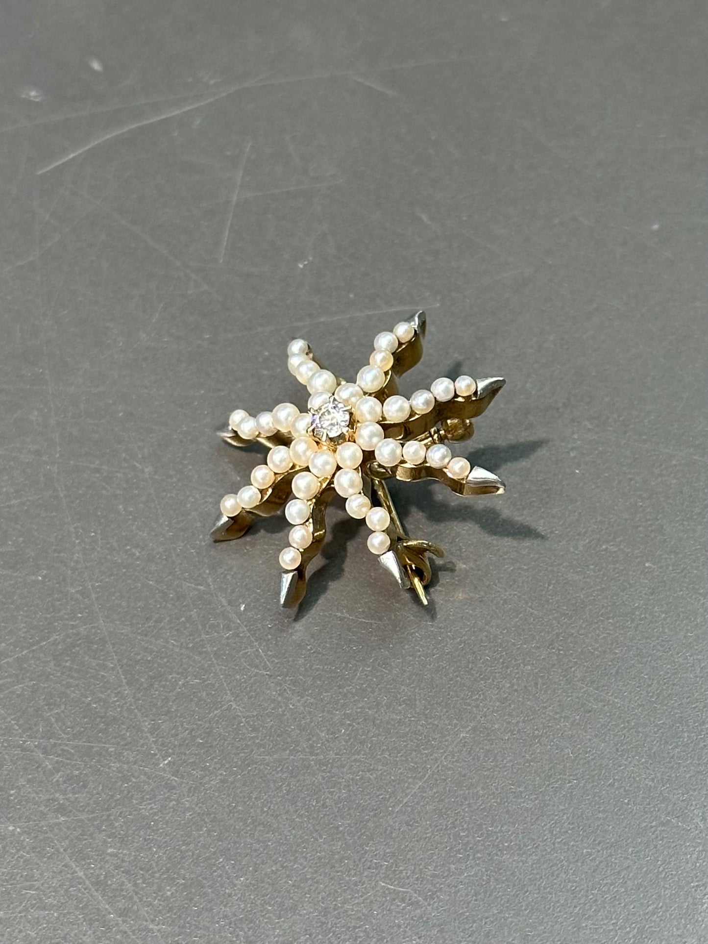 Antique victorienne 14K Gold Seed Pearl et Diamond Star Burst Broche Pendentif Broche