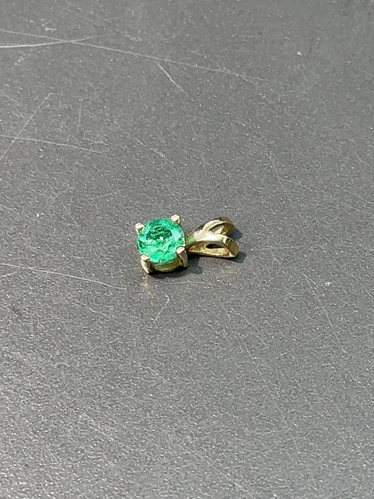 14K 金绿宝石吊坠