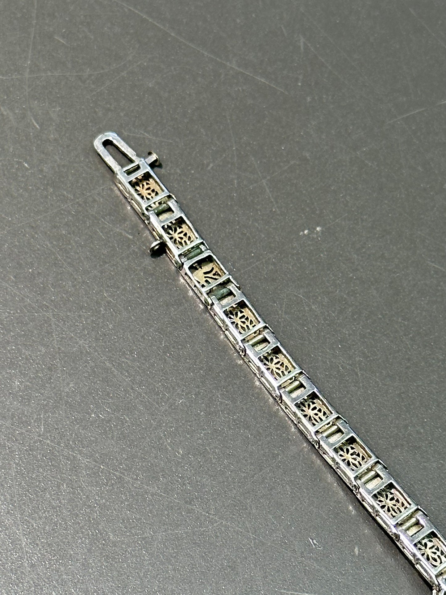 Bracelet en filigrane de diamants en or Art déco 14 carats