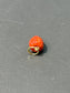 Charm fraise corail sculpté en or 18 carats