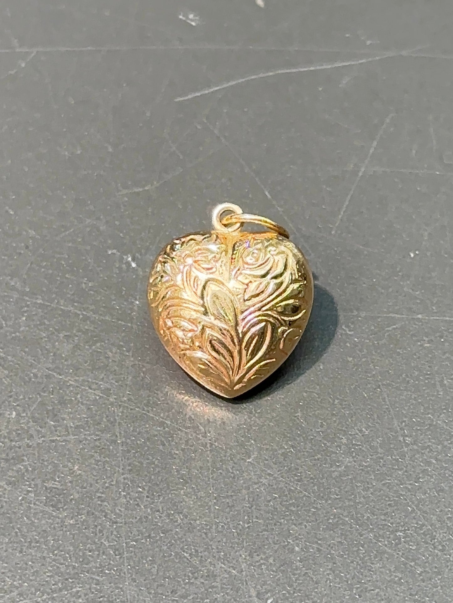 19K Gold Motif Flower Puffy Heart Charm