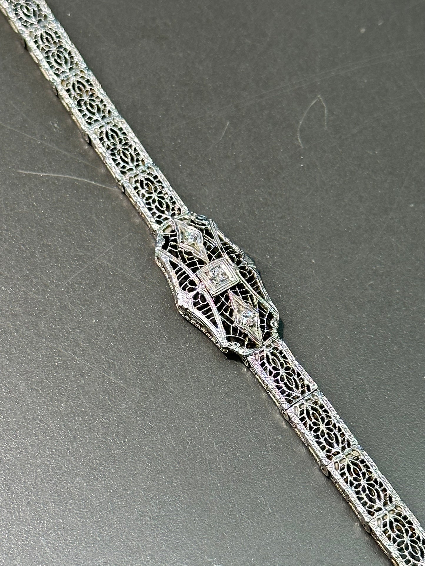 Bracelet en filigrane de diamants en or Art déco 14 carats