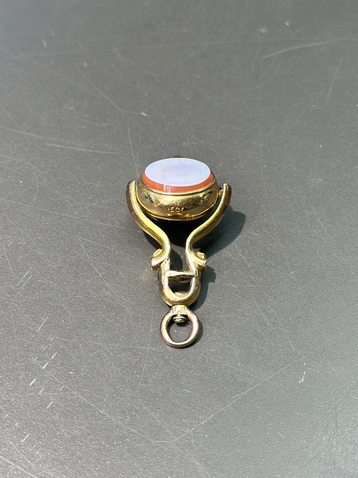 维多利亚风格 15CT 黄金硬石字母“RA”“AR”怀表钥匙吊坠