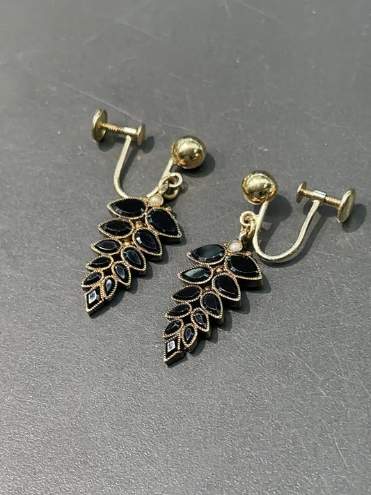 Art Deco 14K Gold Faceted Onyx Foliate Motif Earring