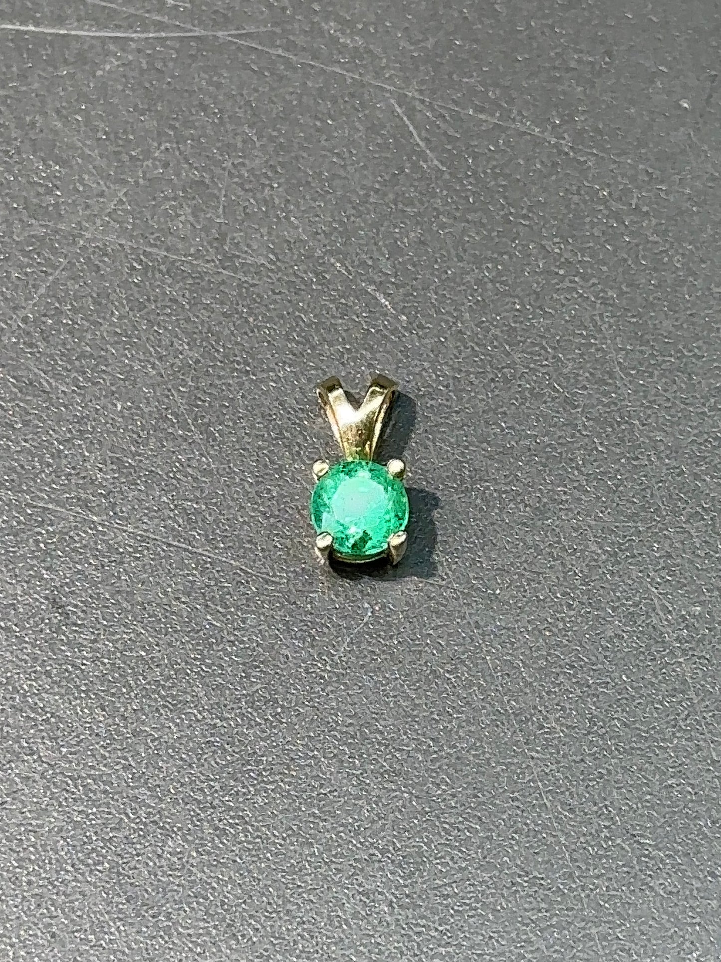 14K 金绿宝石吊坠