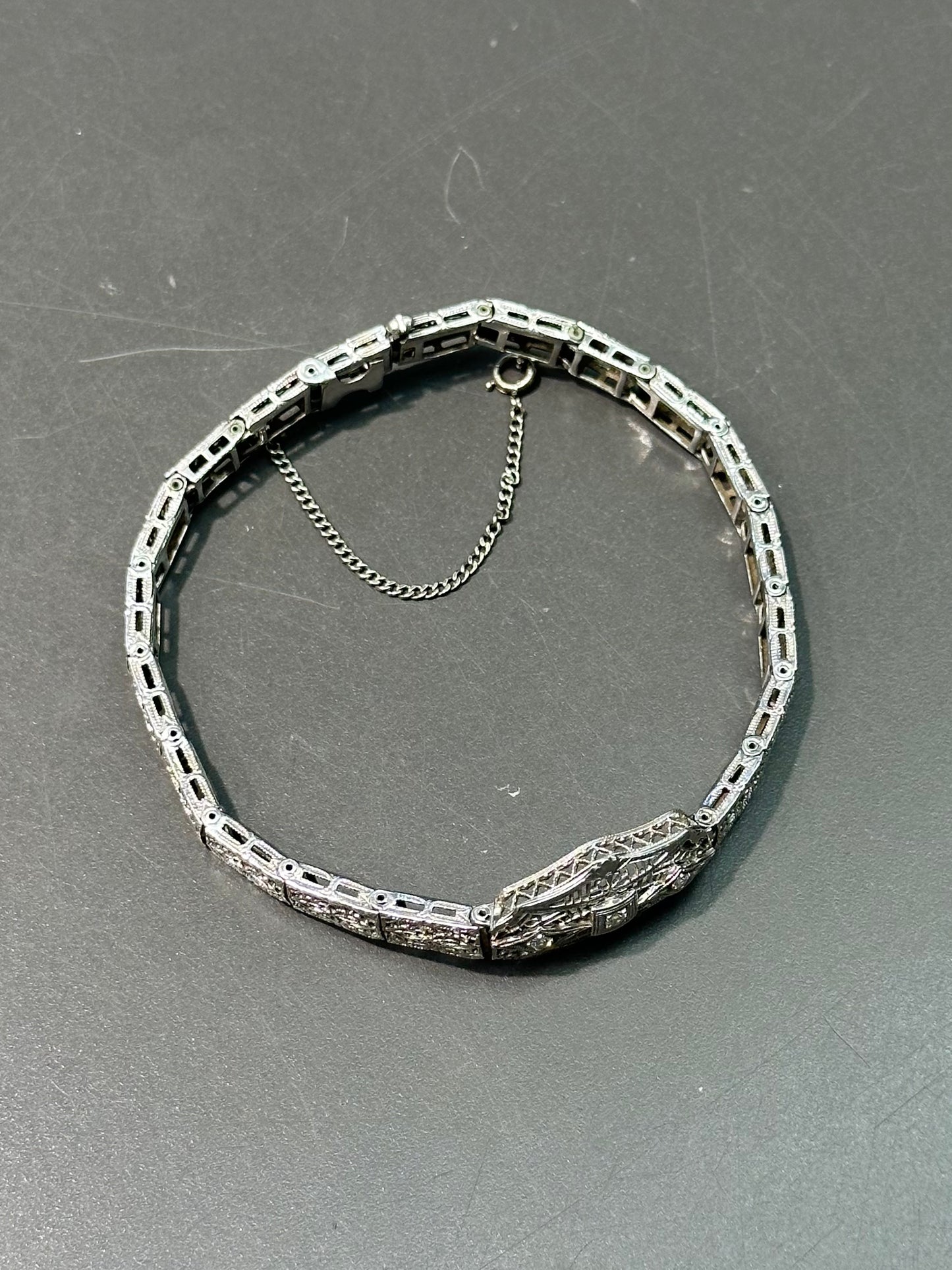 Bracelet en filigrane de diamants en or Art déco 14 carats