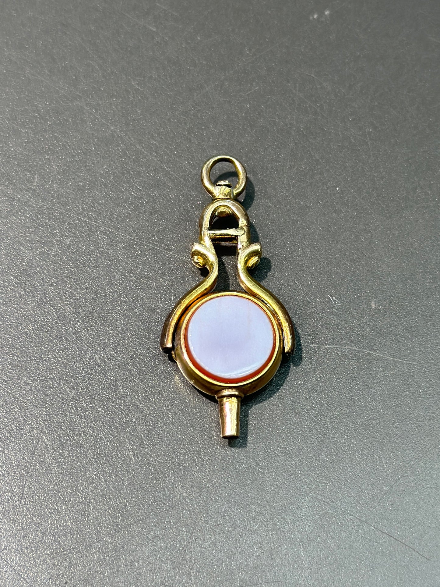 维多利亚风格 15CT 黄金硬石字母“RA”“AR”怀表钥匙吊坠