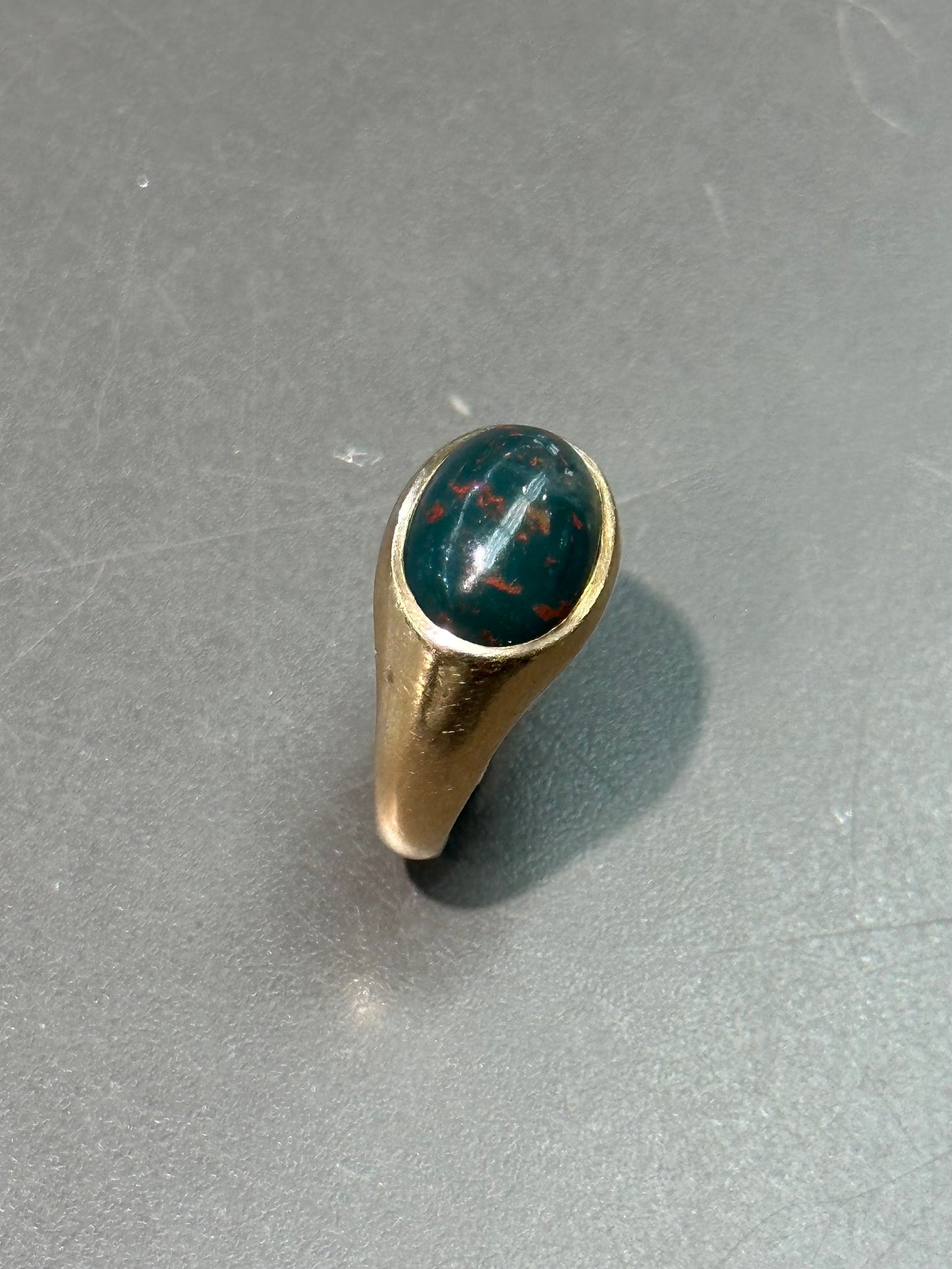 Bague chevalière vintage en or 14 carats avec pierre de sang