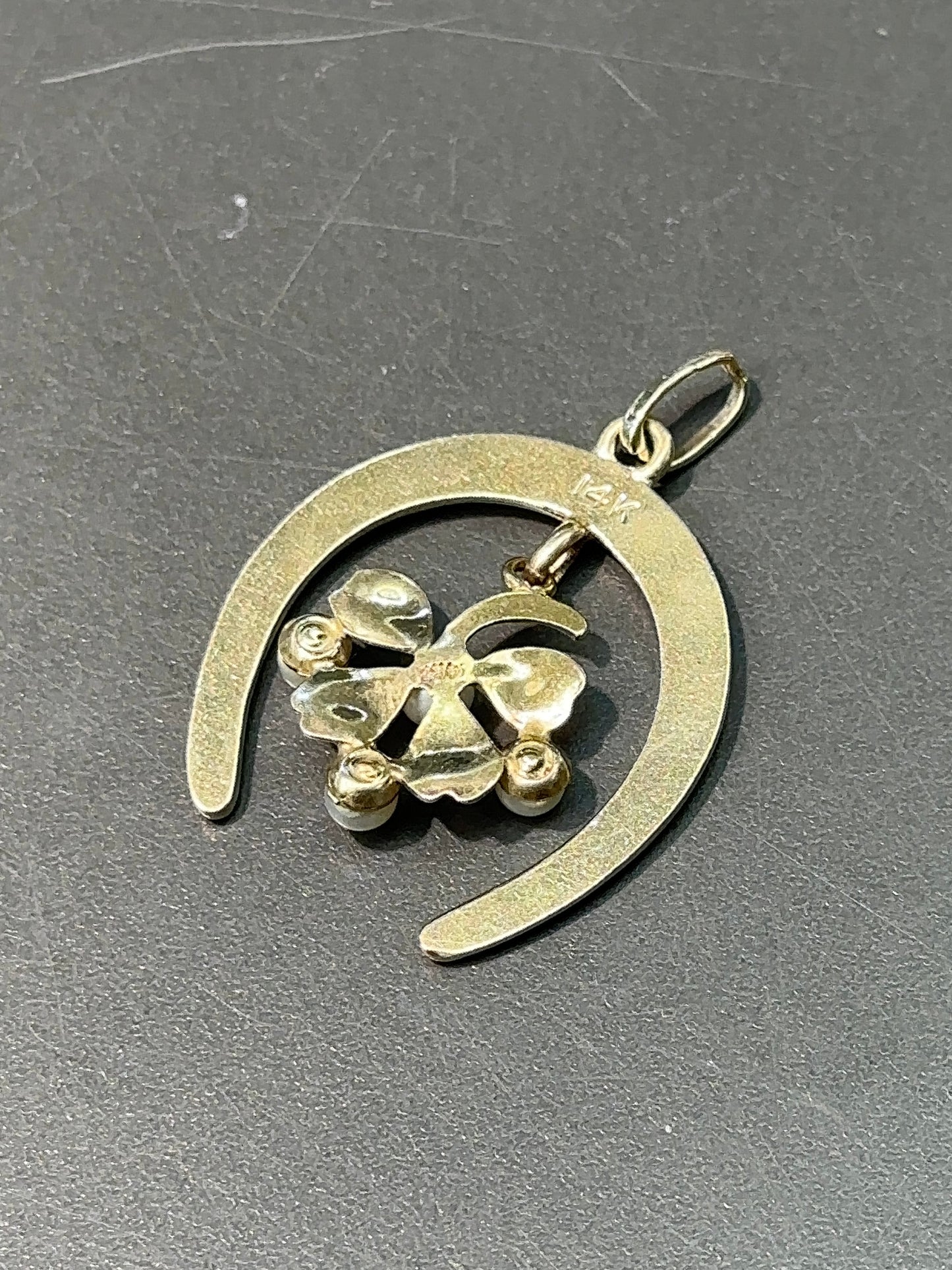 Vintage 14K Gold Large Pearl Horse Shoe Clover Pendant