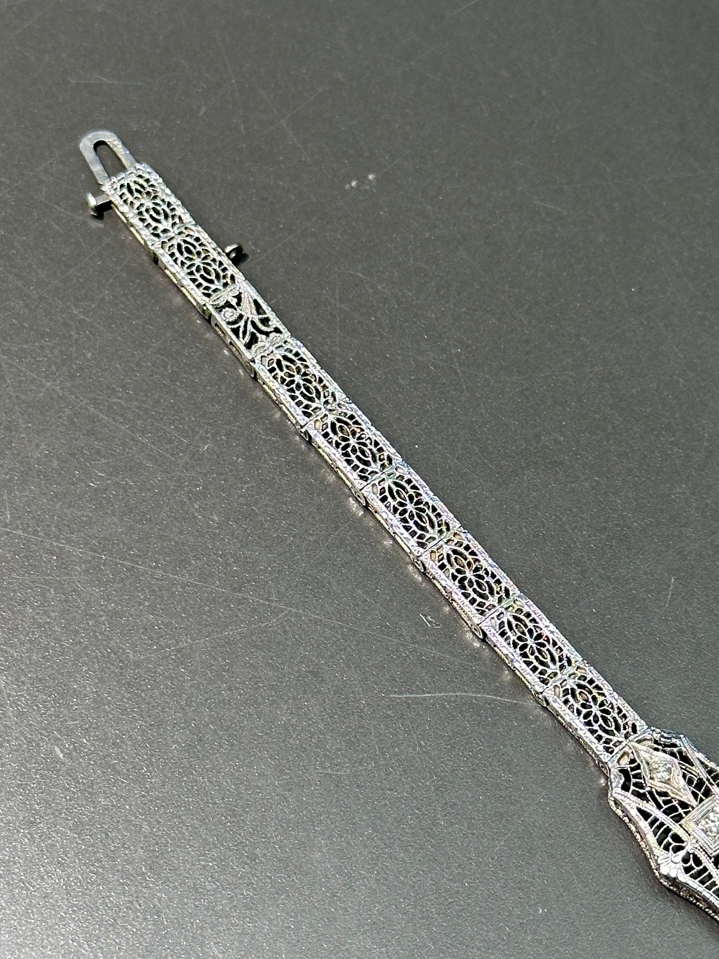 Bracelet en filigrane de diamants en or Art déco 14 carats