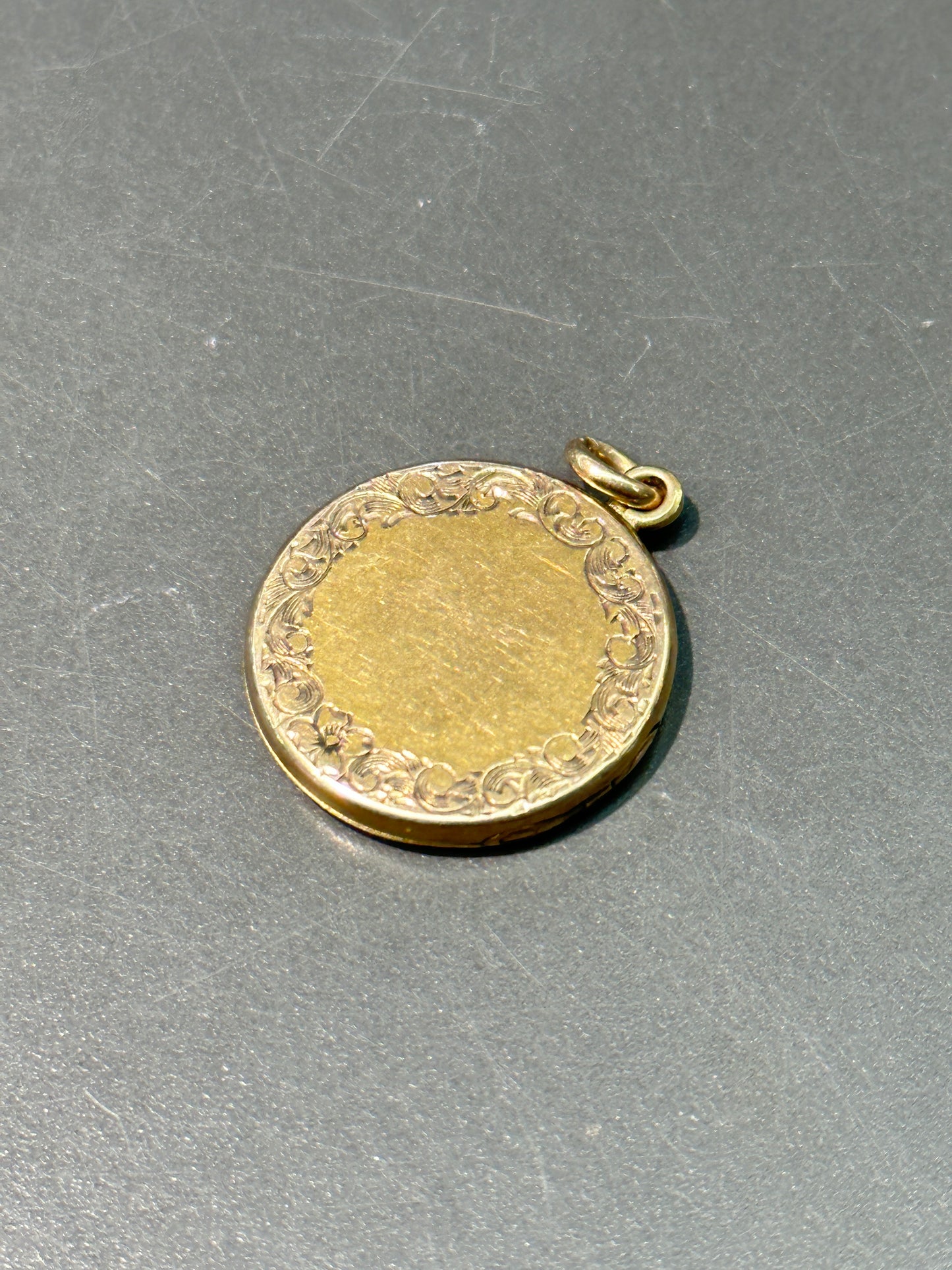 Victorian 10K Gold Motif Circle Locket