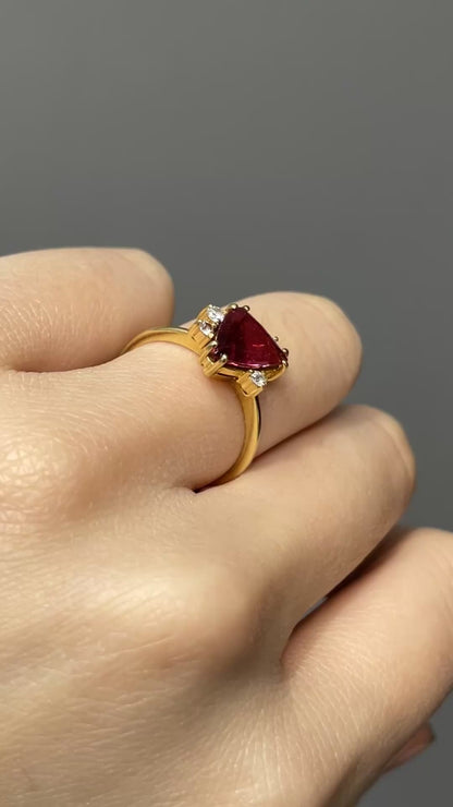 18K Yellow Gold Triangle Pink Tourmaline Diamond Ring
