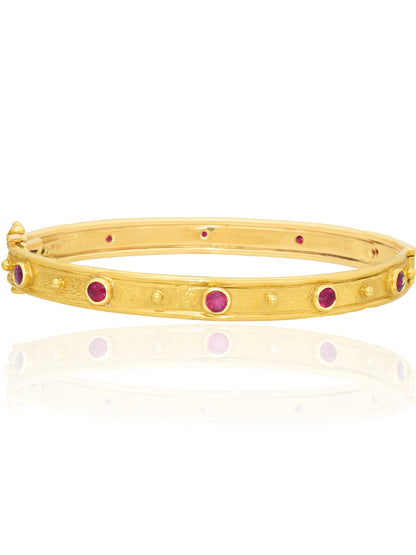 18K Gold Ruby Hammered Bangle Bracelet