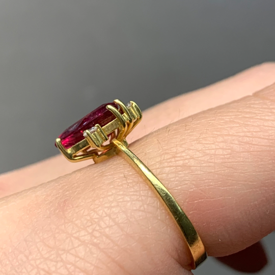 18K Gold Natural Tourmaline and Diamond Ring