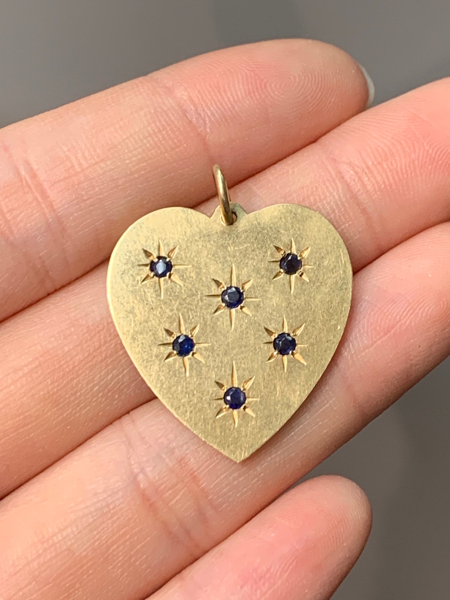 Charme pendentif coeur éclaté saphir en or 14 carats vintage