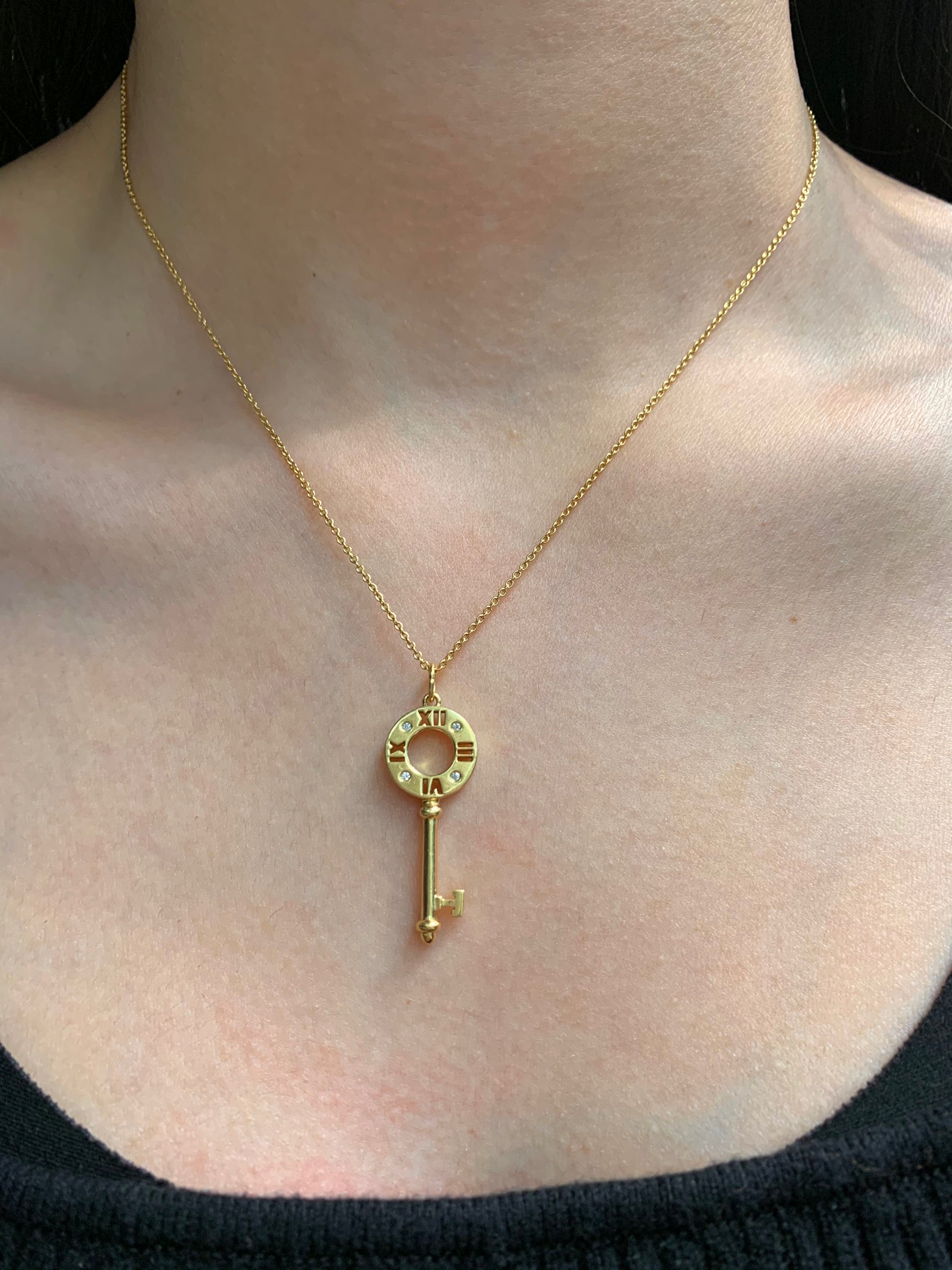 18k gold key discount necklace