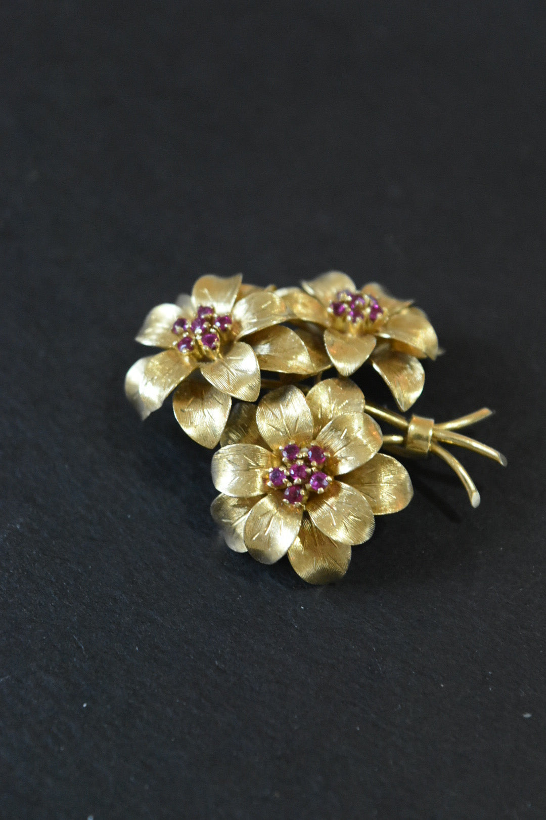 Vintage 18K Or Tiffany &amp; Co. Ruby Cluster Trois Bouquet De Fleurs Broche