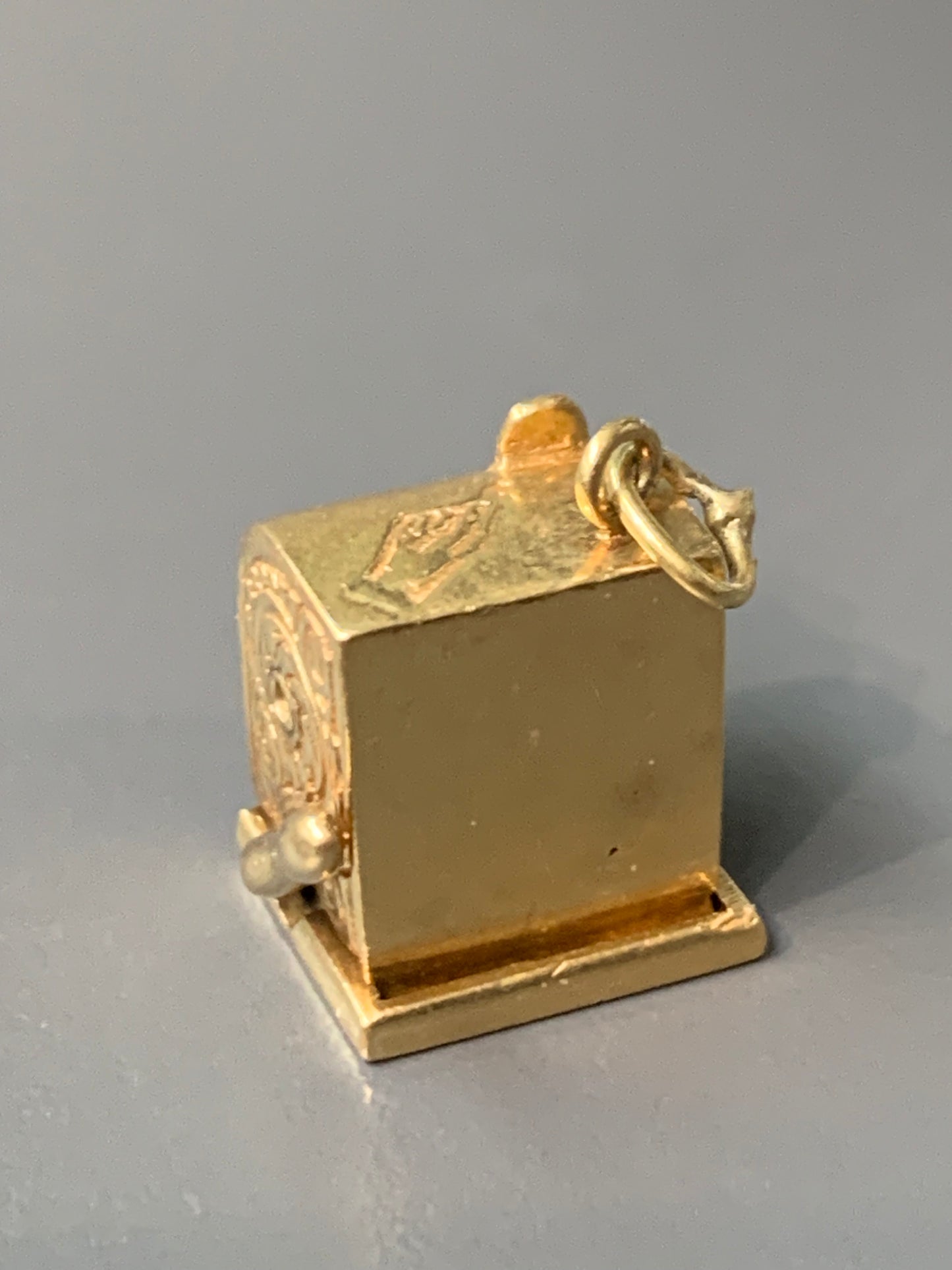 Vintage 14K Gold Three Dimensional Articulate Moveable Slot Machine Charm