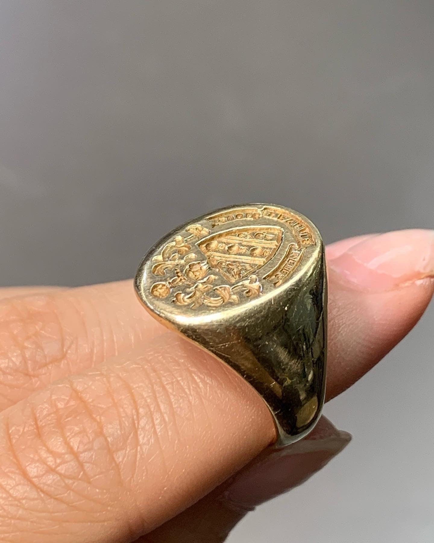 Vintage 14K Yellow Gold Knight and Shield Signet Ring