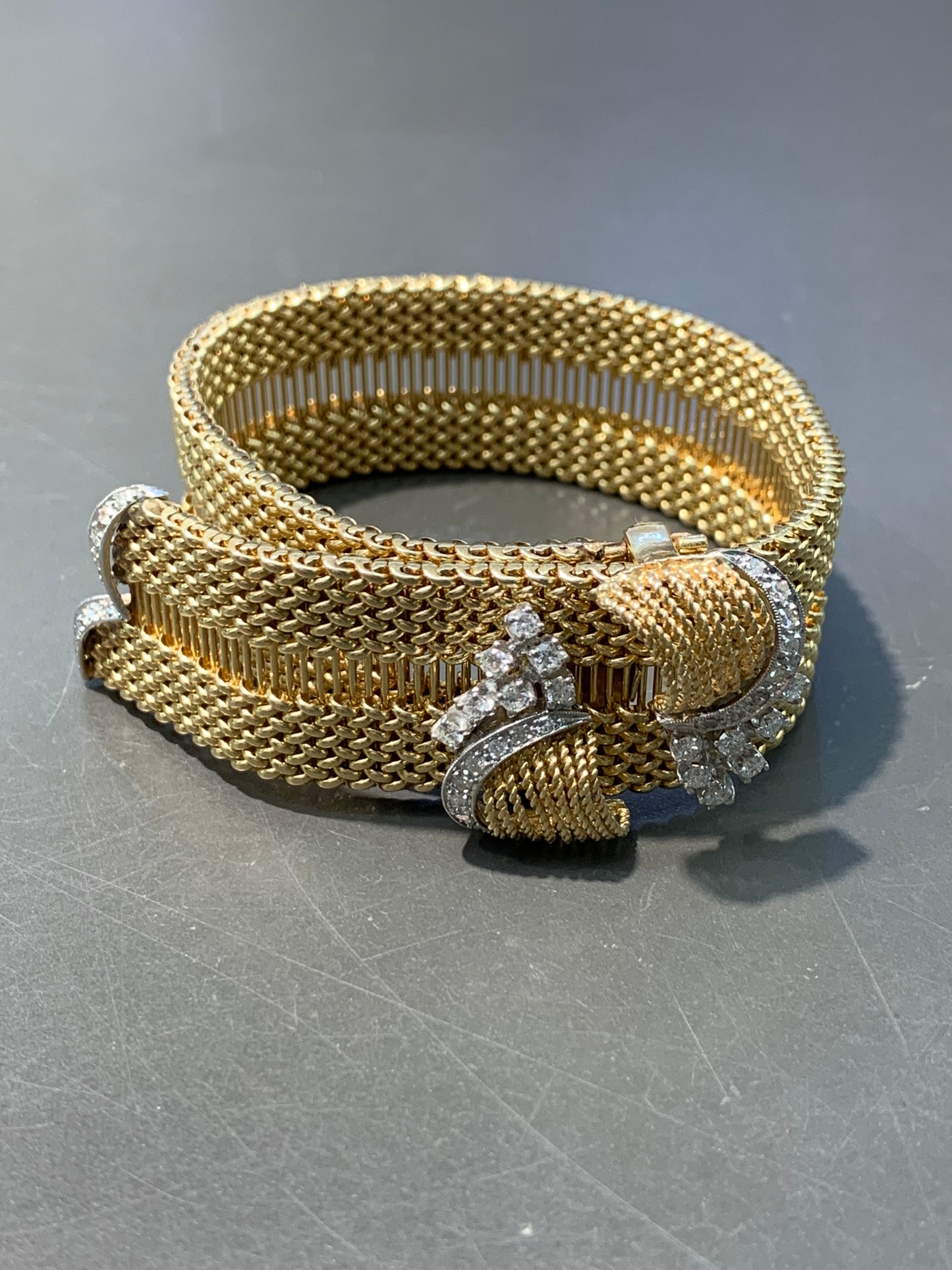 Bracelet réglable vintage en maille d'or 14 carats avec boucle en diamant tissé