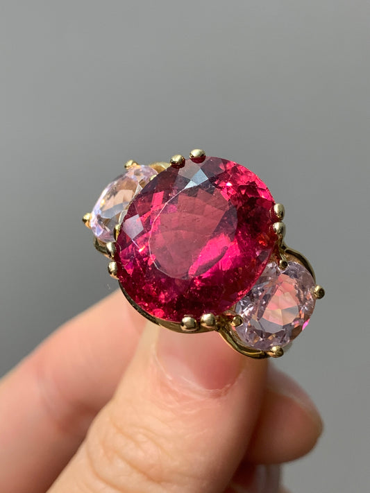 Bague à trois pierres en tourmaline rose et kunzite en or 14 carats