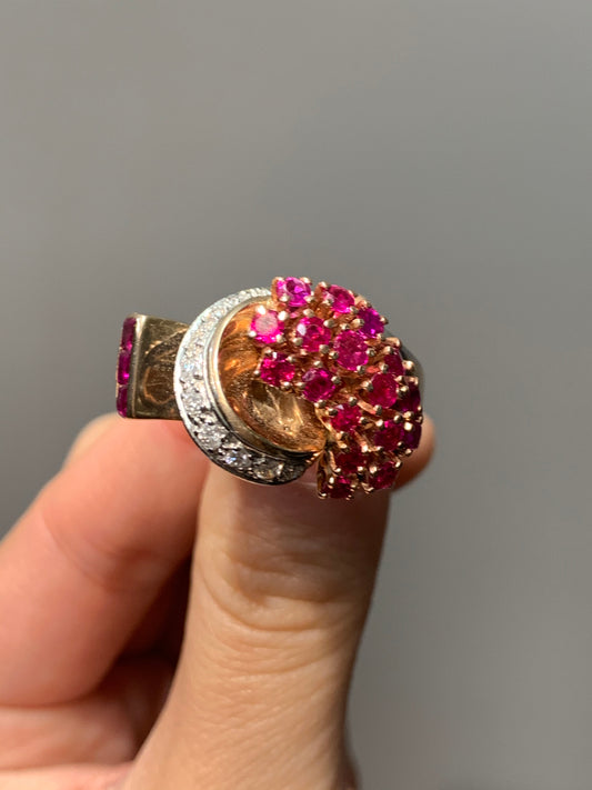 Bague rétro à nœud bicolore rubis et diamant 14 carats