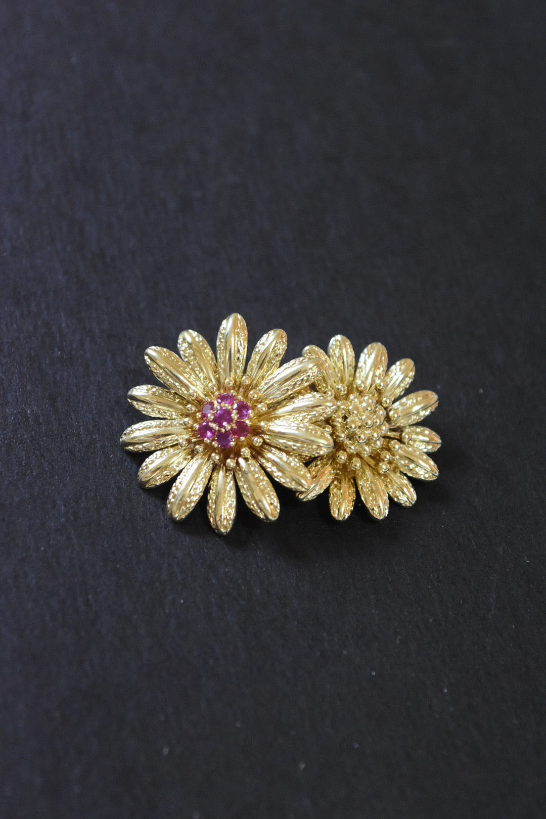 Vintage 18K Gold Tiffany & Co Ruby Cluster Two Flower Bouquet Brooch