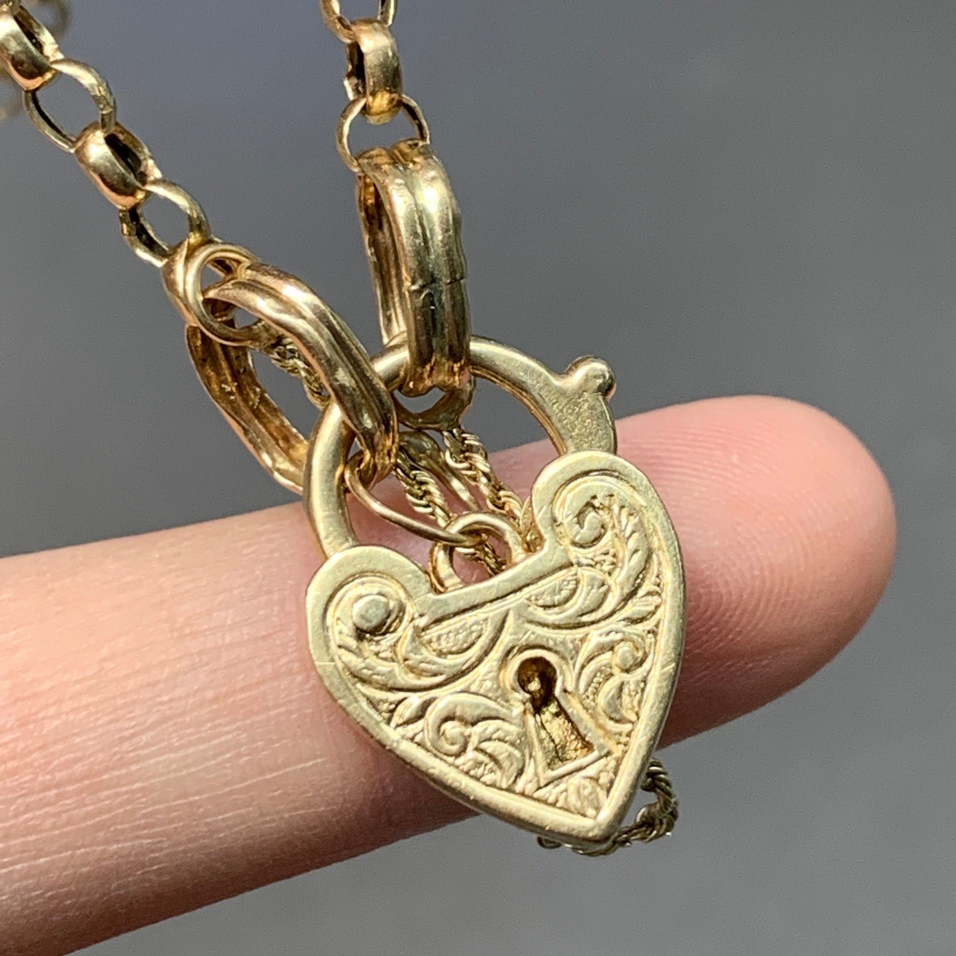 Antique Victorian 9ct Gold PadLock Chain Necklace